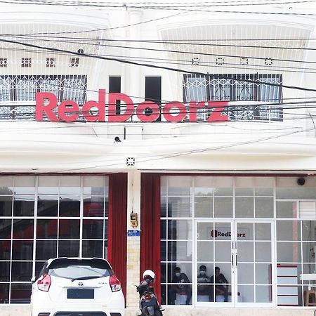 Reddoorz @ Jalan Tanjung Blitar Hotel Eksteriør billede