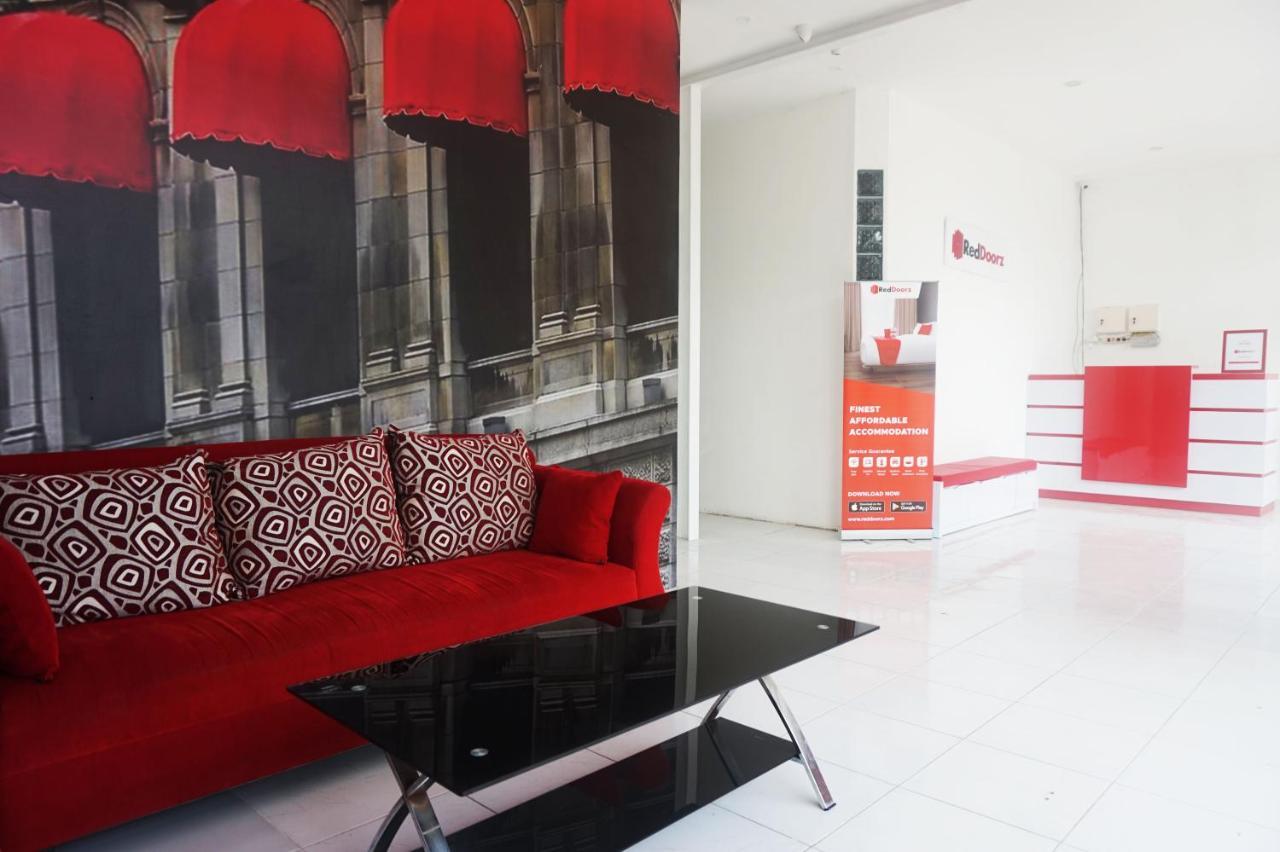 Reddoorz @ Jalan Tanjung Blitar Hotel Eksteriør billede