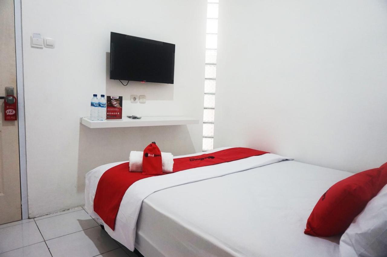 Reddoorz @ Jalan Tanjung Blitar Hotel Eksteriør billede