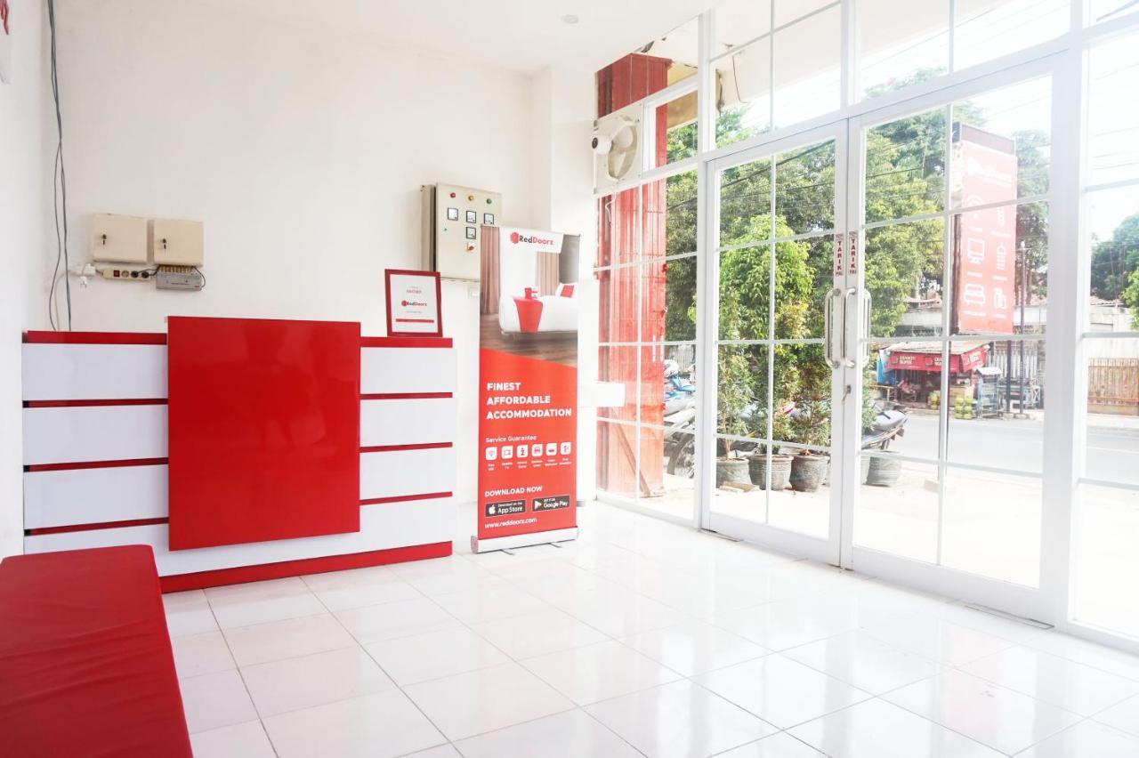 Reddoorz @ Jalan Tanjung Blitar Hotel Eksteriør billede